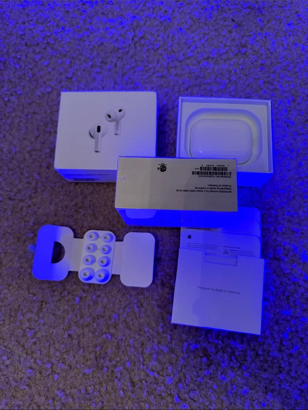 Apple AirPods Pro 3 with ANC Charging Case and Extra Ear Tips — White